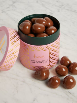 Harrods 哈洛德百貨 盒裝 草莓牛奶巧克力球 情人節禮物 交換禮物 熱銷伴手禮 整顆草莓