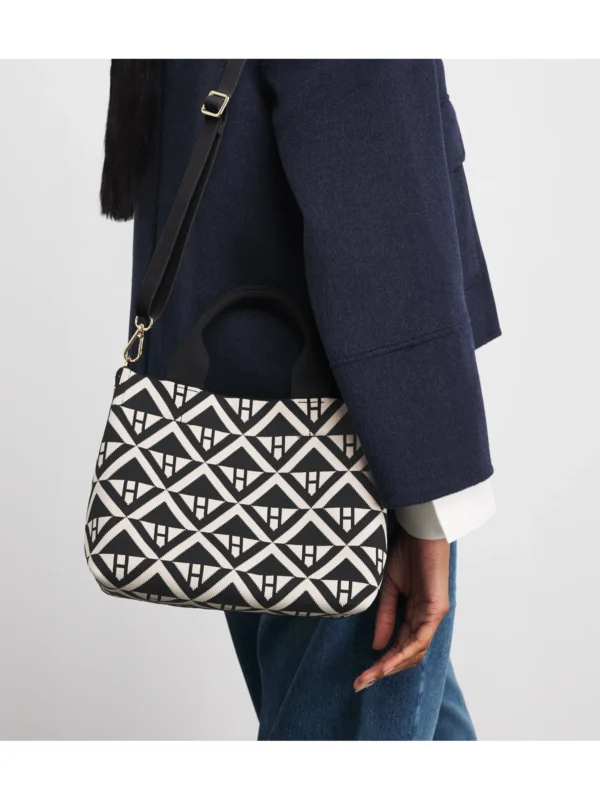 Harrods 幾何印花手提袋 - 100%再生聚酯纖維防刮材質特寫