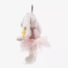 Steiff 芭蕾舞兔子吊飾側面質感 - 採用柔軟 100% 聚酯纖維材質製作