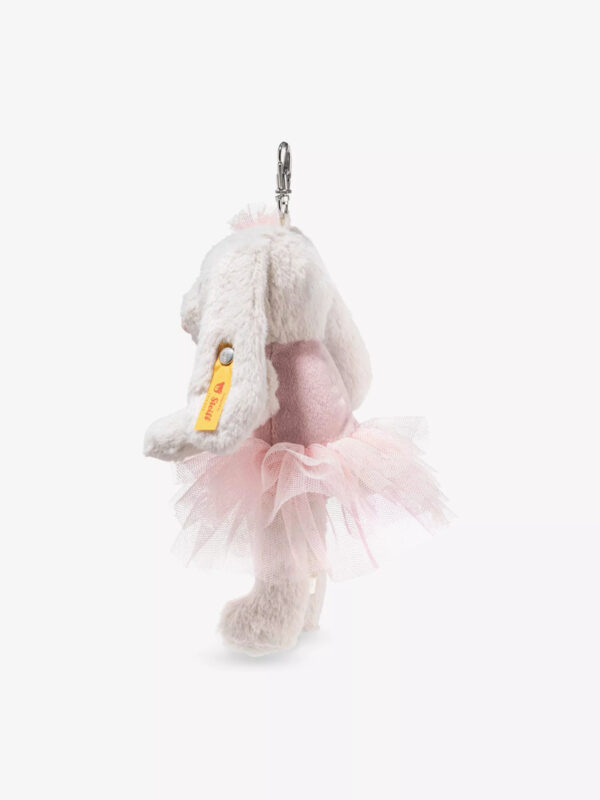 Steiff 芭蕾舞兔子吊飾側面質感 - 採用柔軟 100% 聚酯纖維材質製作
