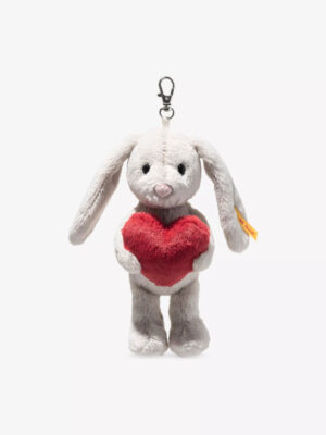 德國 Steiff 可愛 Hoppie 抱心兔子鑰匙扣正面照 - 15公分白色絨毛娃娃包包吊飾