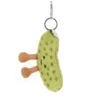 Jellycat Amuseables 醃黃瓜鑰匙圈吊飾正面照 - 擁有招牌笑容與搖曳雙腿的趣味包包配件