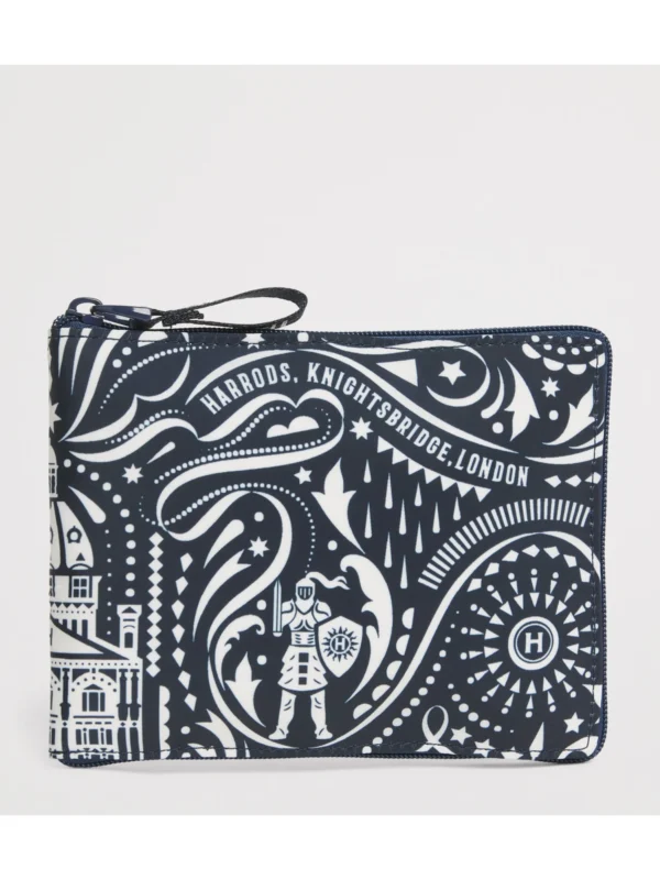 Harrods Knights of Brompton 購物袋經典藍色店面印花細節與環保材質特寫