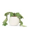 Amuseables-Ivy-18cm_4-mc JELLYCAT Ivy 常春藤娃娃尺寸對比與整體造型,約 18cm,適合桌面擺飾或作為禮物包裝