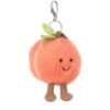 Amuseables-Peach-Bag-Charm_2-mc JELLYCAT 蜜桃吊飾側面特寫,呈現繩編花莖與俏皮小靴子細節