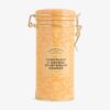 Chocolate_Orange_Shortbread_Tin_150g_1-mc CARTWRIGHT & BUTLER 奶油酥餅單片近拍,可見巧克力與柳橙風味紋理,搭配下午茶場景