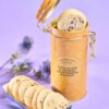 Chocolate_Orange_Shortbread_Tin_150g_3-mc CARTWRIGHT & BUTLER 鐵盒開蓋俯視,整齊排列的巧克力柳橙奶油酥餅,展現金黃餅乾質地