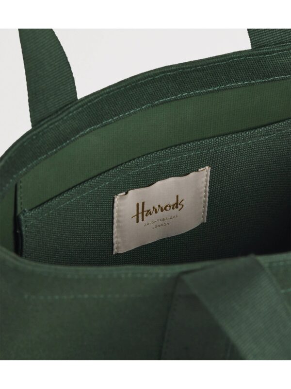 HARRODS-Canvas-Horse-Tote-Bag_4-mc Harrods 綠色帆布托特包內部結構,展示內置插袋與寬敞空間