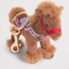 HARRODS-Horse-Plush-Keyring-12cm_2-mc 英國 Harrods 棕色小馬絨毛吊飾側面細節,展示柔軟絨毛質感與金屬鑰匙圈配件