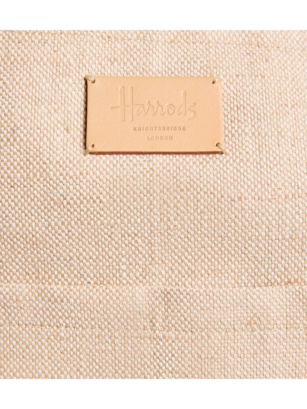 HARRODS-Large-Jute-Garden-Tote-Bag_5-mc Harrods Large Jute Garden Tote Bag 生活情境展示,實際提攜效果與包款比例