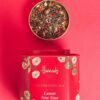 HARRODS-Lunar-New-Year-Loose-Leaf-Tea-120g_2-mc Harrods 農曆新年茶葉禮罐側面成分標示,含綠茶、烏龍茶、生薑與紅胡椒
