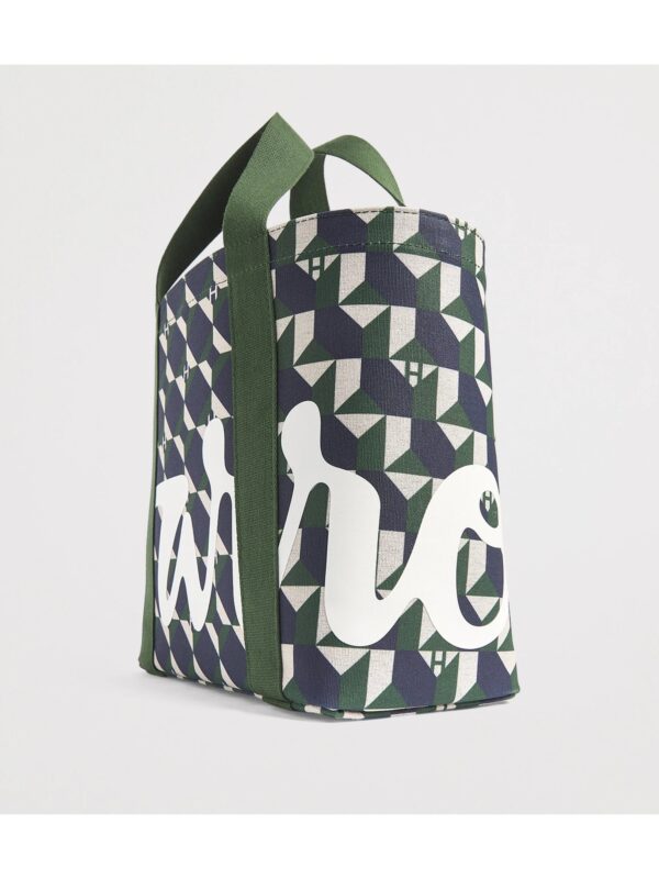Harrods Mini Tote Bag 側面角度,呈現約 12.5cm 包深與立體結構