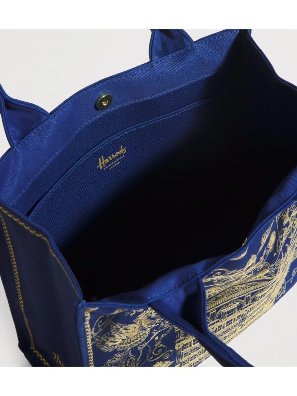 HARRODS-Small-Gold-Building-Shopper-Bag_3-1-mc HF unikorn 英國代購 Harrods 手提包 - 具備舒適雙頂部手柄的日常通勤實用包款