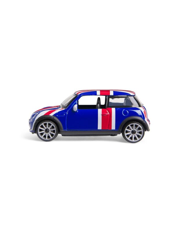 HDAD2610005-65-uni Harrods × Mini Cooper 米字旗版小車擺飾正面,鮮明英國國旗配色,附哈羅德百貨禮盒