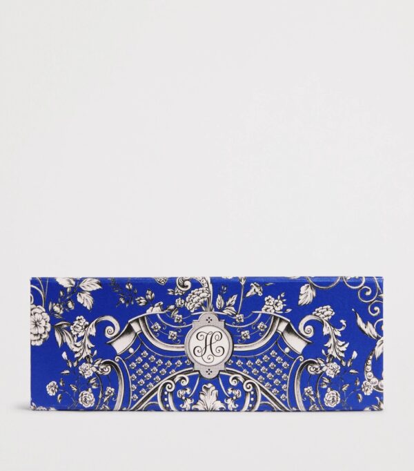 HDAS2610008-65_2-mc Harrods Printed Pen Set 金屬筆身特寫,展示奇趣花卉圖騰細節