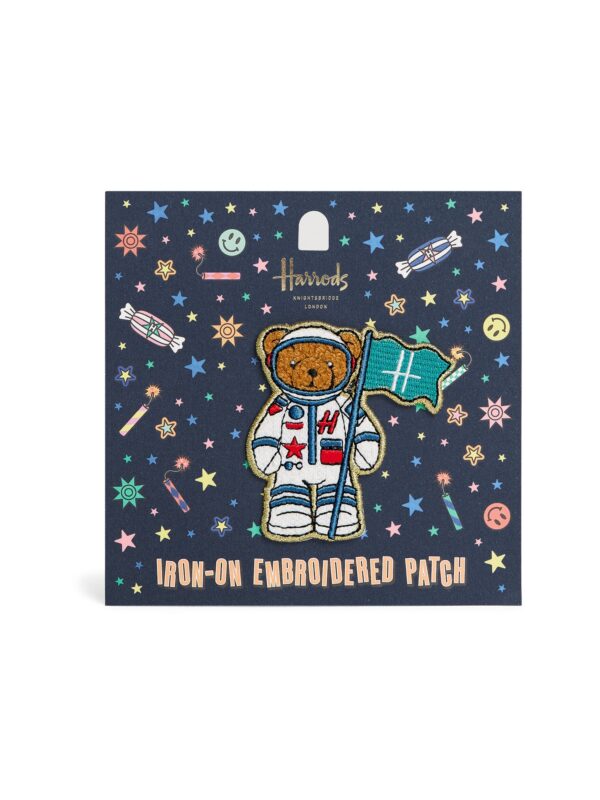 HDAT2530003-69_1-uni 英國 Harrods Pop Rocket 系列藍色太空人小熊熨燙刺繡貼片正面,展示完整刺繡細節