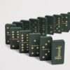 HDAT2530005-55_2 Harrods 骨牌套裝開蓋俯視圖,木製骨牌整齊排列於綠色收納盒內