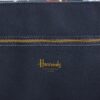 HDBB2632009-69_4 Harrods 流蘇托特包搭配日常穿搭情境,展現英倫復古通勤風格