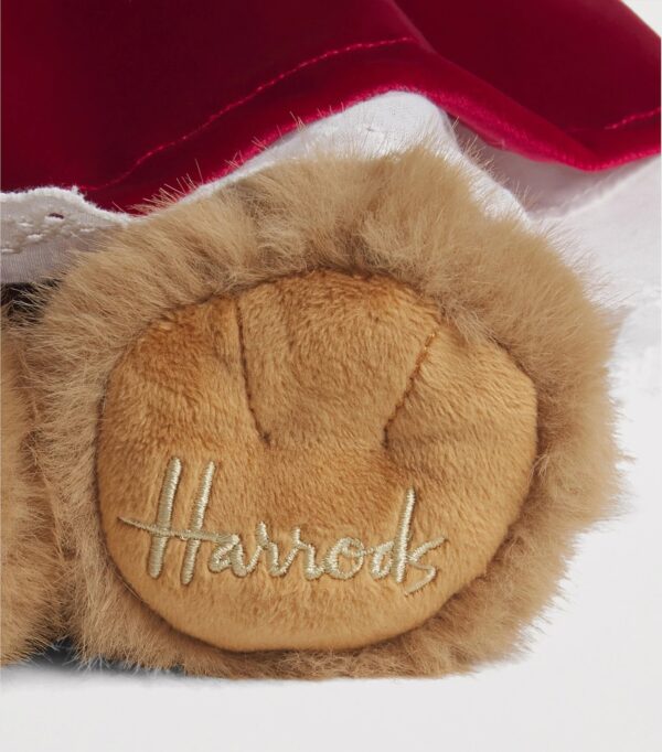HDDB2620012-86_2-mc 英國 Harrods Bunny Soft Toy 棕色兔子娃娃側面細節,展示柔軟毛絨材質與精緻裙裝設計
