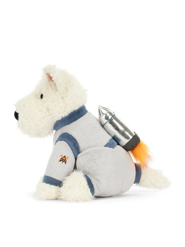JCDB2610011-00-Munro-Scottie-Dog-Space-Outfit-23cm_4-mc JELLYCAT Munro 太空人狗狗娃娃背面,橘色火焰噴射背包完整呈現