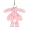 JELLYCAT-Blushkin-Blossom-Bunny-Bag-Charm_3-mc JELLYCAT 花朵兔吊飾背面與金屬扣環細節,展示做工質感