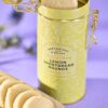 Lemon_Zest_Shortbread_Round_Tin_150g_3-mc CARTWRIGHT & BUTLER 檸檬酥餅圓形鐵盒整體擺拍,搭配下午茶場景呈現英倫質感