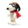 SFDB2510003-00-uni STEIFF Flying Ace Snoopy 飛行員史奴比馬海毛娃娃正面全身,展示雪白毛絨與金色耳釦