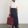 large-cotton-logo-tote-bag_19-1-mc Harrods 酒紅色托特包平放俯視角度,展示整體尺寸比例(約 39×45cm)