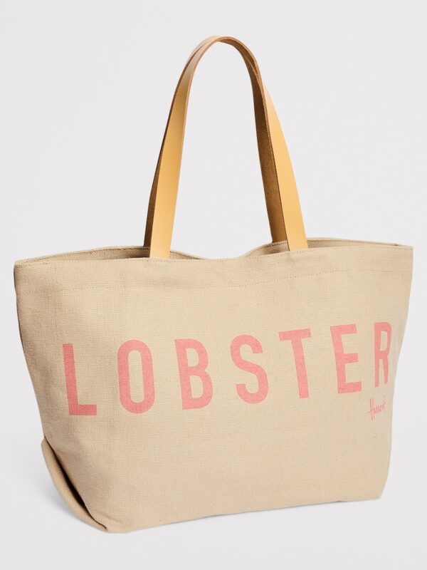 Harrods Jute Lobster Tote Bag 側面與深度細節,呈現 22cm 立體袋身結構