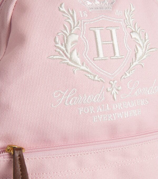 Harrods 粉紅後背包平放全貌，呈現整體輪廓與尺寸比例