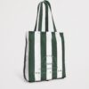 HDBD2532001-55_2 Harrods 折疊購物袋收納狀態,尺寸約 14.5×14.5cm,輕鬆放入口袋