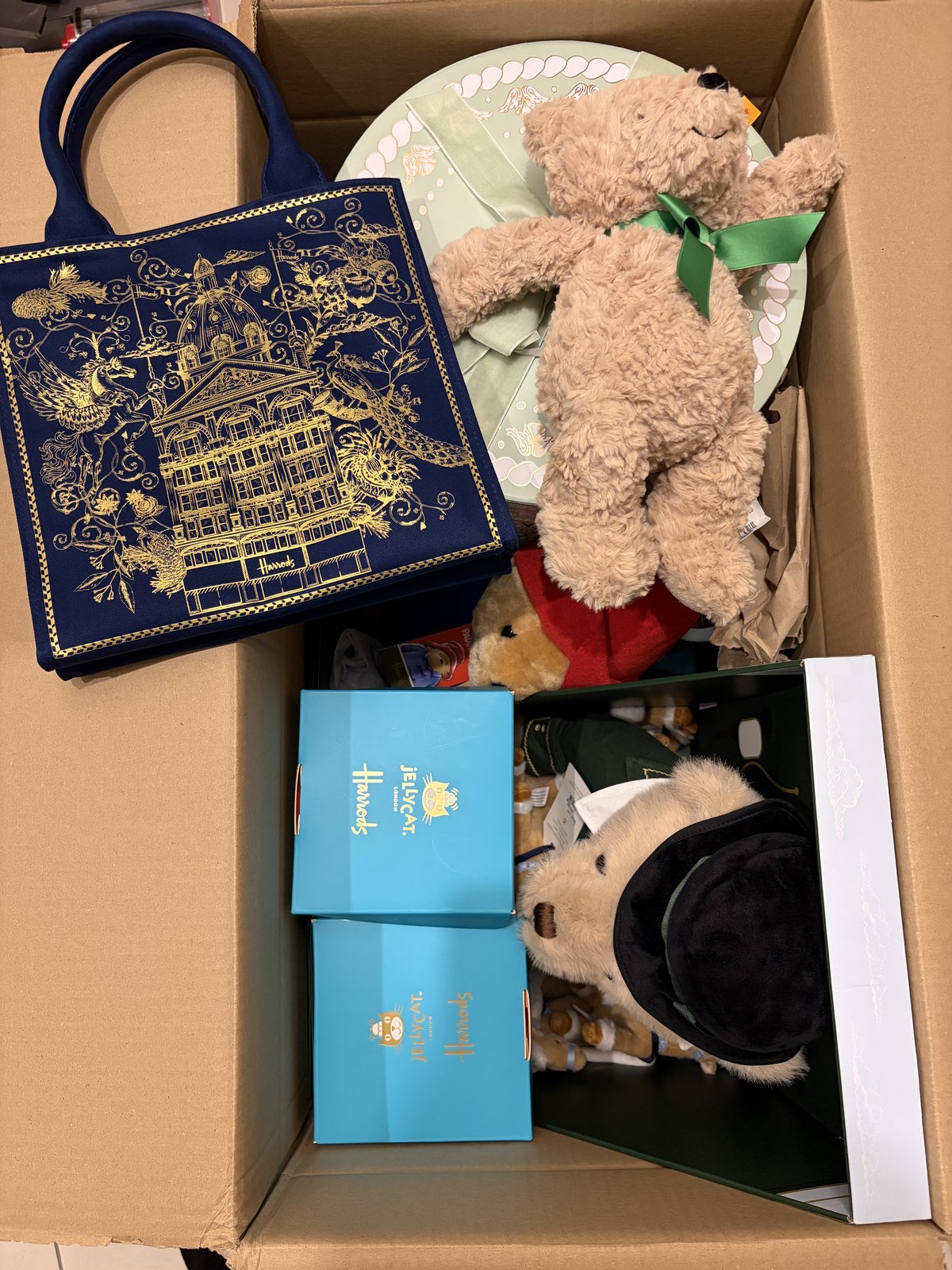 英國採購商品集中裝箱後的開箱實拍