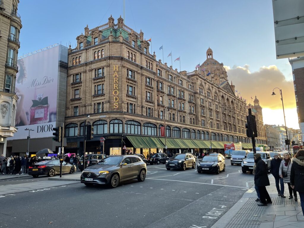 英國倫敦 Harrods 百貨公司外觀街景