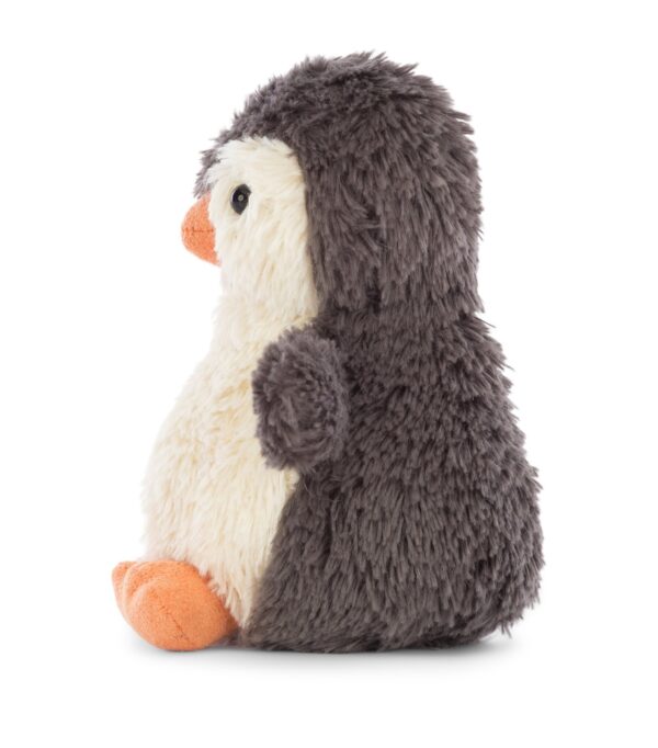 JCDB2630001-08_3 JELLYCAT 小花生企鵝與手部比例參考,呈現 12cm 嬌小可愛尺寸