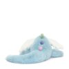 JCDB2630004-62_3 JELLYCAT Sky Dragon 放置於桌面場景,展現約 12cm 嬌小可愛的實際比例