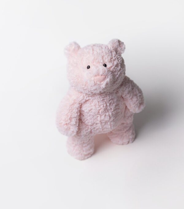 JCDB2630007-12_7 JELLYCAT Leola Bear 背面全身,展示均勻蓬鬆毛料與整體縫工細節