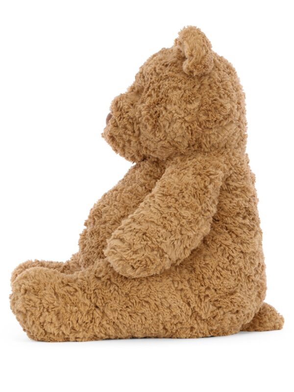 JELLYCAT 巴塞羅泰迪熊側面特寫,呈現可愛圓肚與柔軟絨爪細節