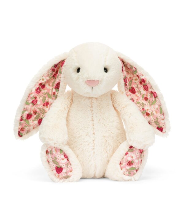 JCDB2630018-00_2 JELLYCAT 花漾漿果兔近拍耳朵細節,展示漿果刺繡裝飾與柔軟絨毛質感