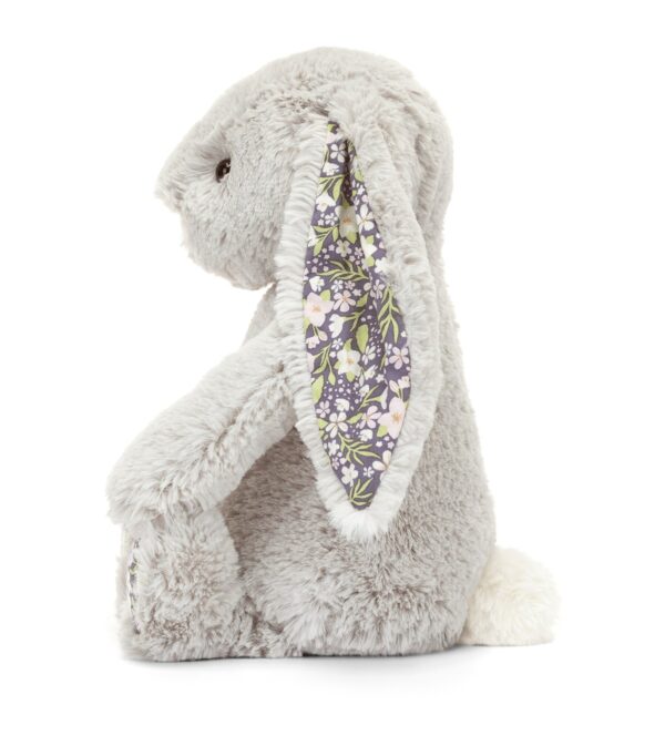 JCDB2630018-08_3 JELLYCAT Blossom Silver Bunny 近拍細節,展現爪子與耳朵上的花漾圖案刺繡
