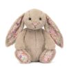 JCDB2630018-81_2 JELLYCAT Blossom Beige Bunny 側面細節,展示圓潤身形與花瓣造型耳朵質感