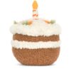 JCDB2630024-84_3 JELLYCAT Amuseables Carrot Cake 玩偶頂部俯視角度,展示奶油霜與蠟燭裝飾細節