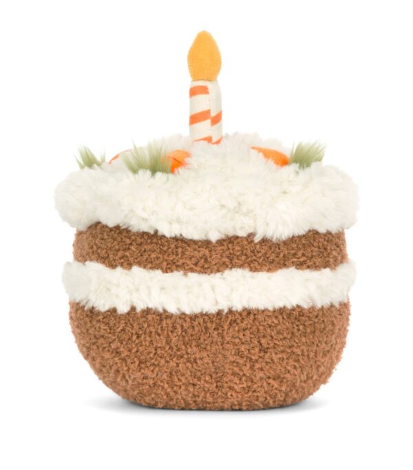 JCDB2630024-84_3 JELLYCAT Amuseables Carrot Cake 玩偶頂部俯視角度,展示奶油霜與蠟燭裝飾細節
