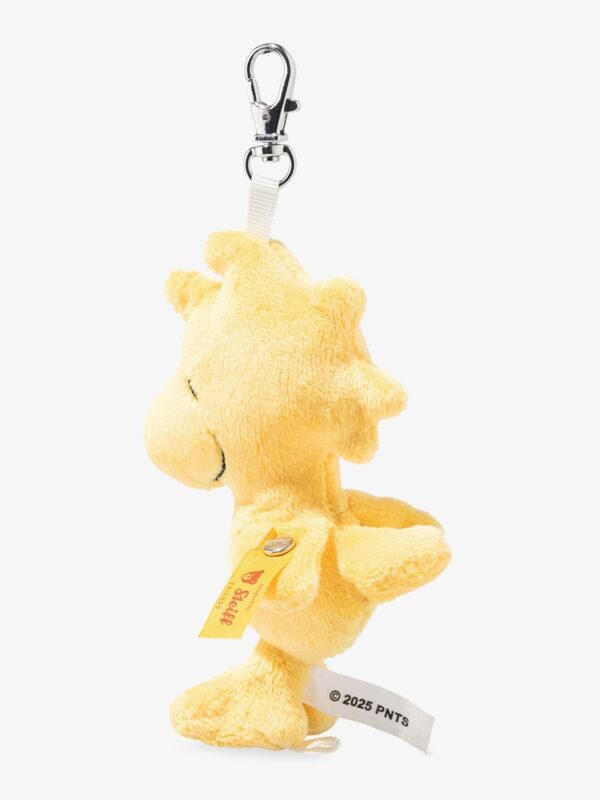 SFAK2610002-34_3 STEIFF Peanuts 伍德斯托克絨毛吊飾實際掛於包包上的搭配情境