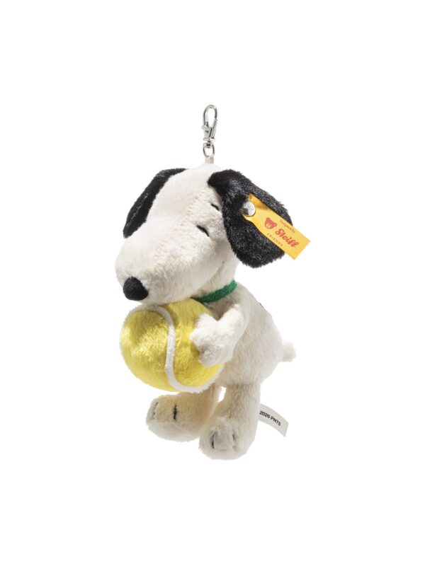 SFAK2630002-00_1-uni STEIFF × Snoopy 網球史努比絨毛吊飾正面,白色絨毛娃娃手持網球,配不銹鋼耳釦