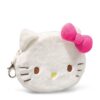 SFBE2630001-00_2 Steiff x Hello Kitty 毛絨小包側面角度,展示立體 Hello Kitty 輪廓與精緻縫線工藝