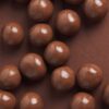 HDFC2630002-65_2 Harrods Chocolate Brownie Bites 內容物展示,裹覆牛奶巧克力的布朗尼小塊近拍