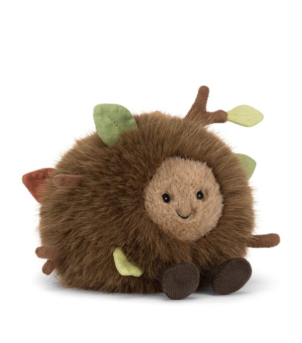 JCDB2630040-88_4 JELLYCAT Amuseables Mulshi Woodland Floor 側面特寫,呈現柔軟蓬鬆毛皮質感