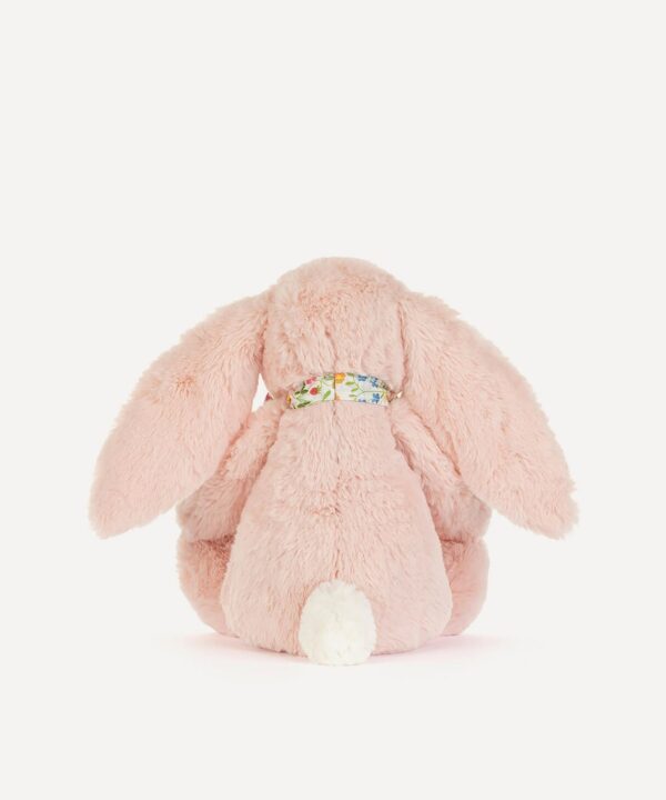 JCDB2630045-14_3 JELLYCAT Liberty Mirabelle 兔子耳朵與蝴蝶結特寫,Liberty Fabrics Mirabelle 印花清晰可見