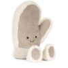 JCDB2630046-82_6 JELLYCAT Amuseables Fitswell Mitten 與嬰兒床邊場景搭配,呈現枕邊陪伴氛圍