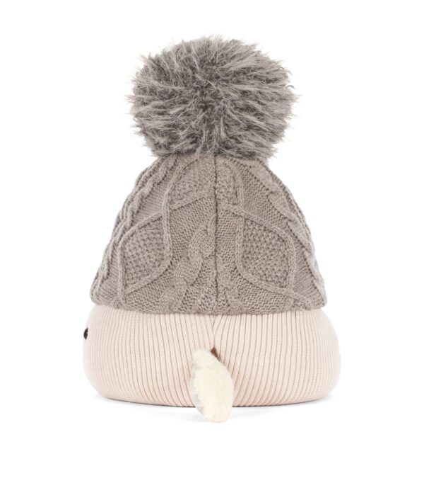 JCDB2630048-82_5 Jellycat Pomilly Hat 與嬰兒床或居家場景搭配,營造暖意冬日氛圍